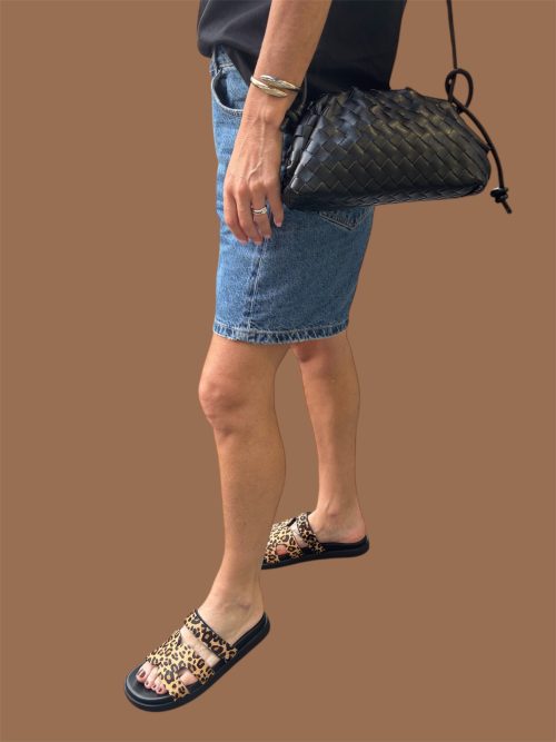 E3AEC1A6-AA39-4D94-85EA-3118C6C67979