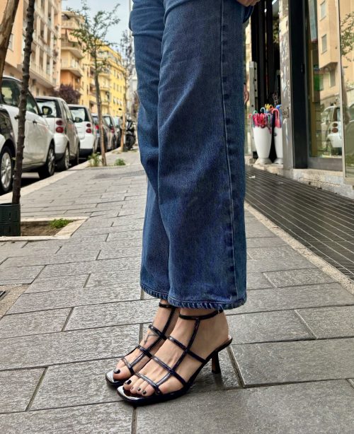 Sandalo a listini quadrato