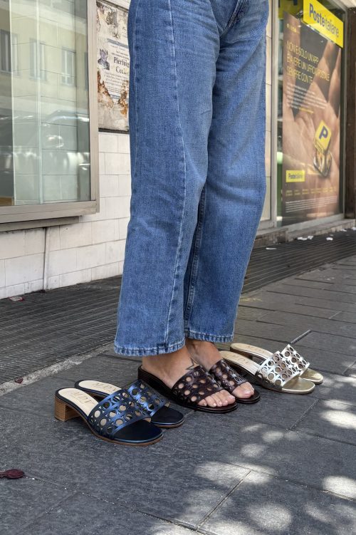 Sabot con forature a forma di cerchio